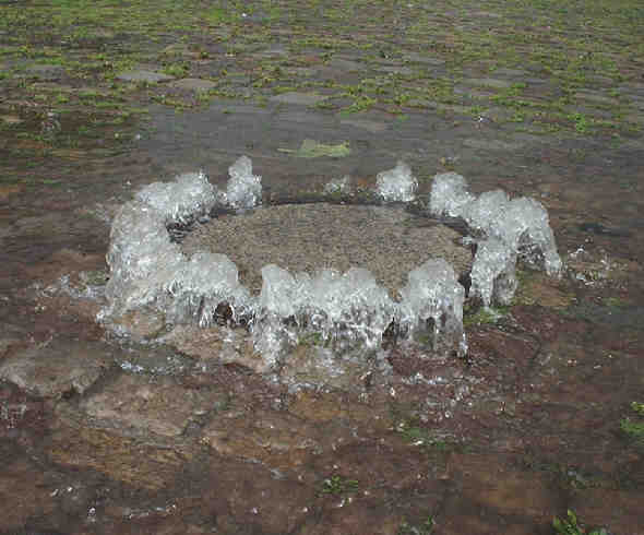 Wasser sprudelt